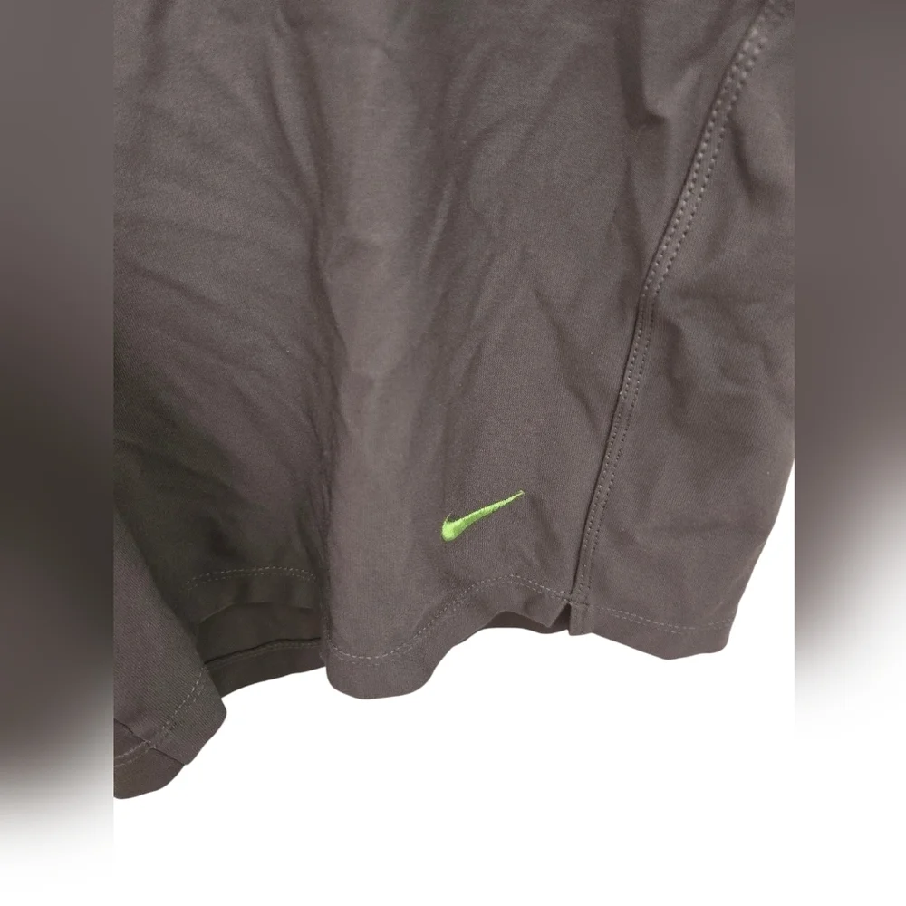 Nike Women's Gray and Green Shorts Size Large Euc